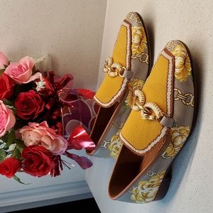 TORY BURCH canvas/leather loafers (sz 6M)